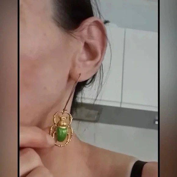 Vintage Gold Scarab Green Beetle Dangle Earrings - Picture 7 of 11